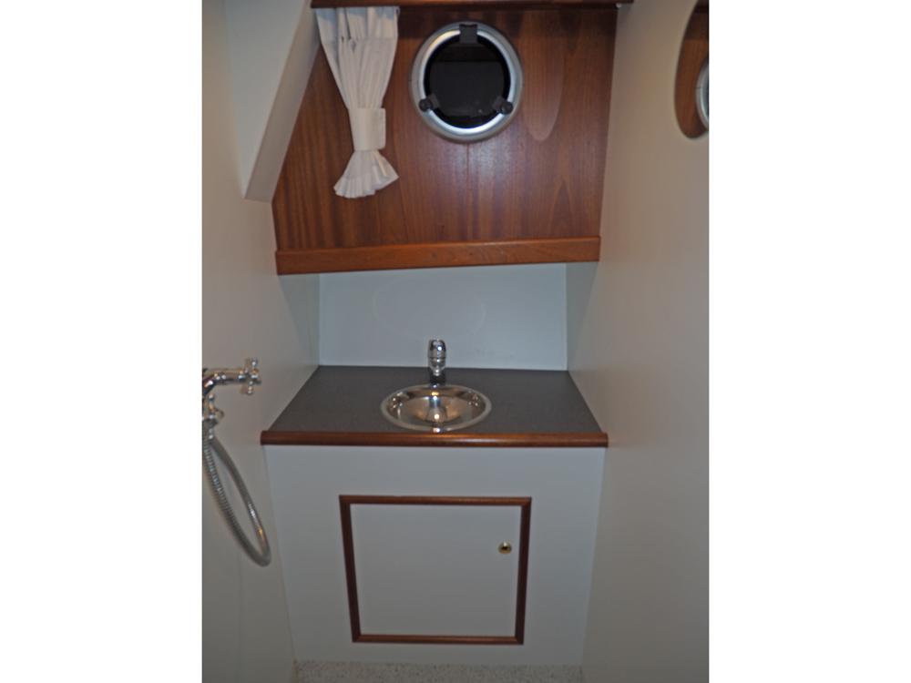 Cabin en avant, H&eacute;bergements